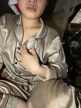 Snapshot of Van_xx chatting on 10-27-25, 08:07 Van xx online show from 10-27-25, 08:07