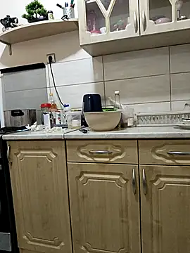 Snapshot of narrowboy chatting on 10-30-25, 01:34 narrowboy online show from 10-30-25, 01:34