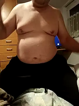 Snapshot of narrowboy chatting on 11-01-25, 04:31 narrowboy online show from 11-01-25, 04:31