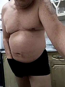 Snapshot of narrowboy chatting on 11-05-25, 01:22 narrowboy online show from 11-05-25, 01:22