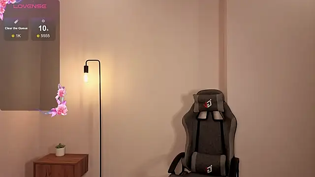 Frences Eyes online show from 11-08-25, 01:33