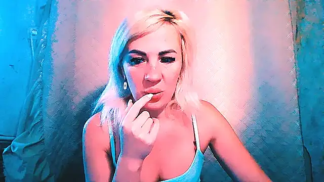 EmmaCat  online show from 09-17-25, 05:20