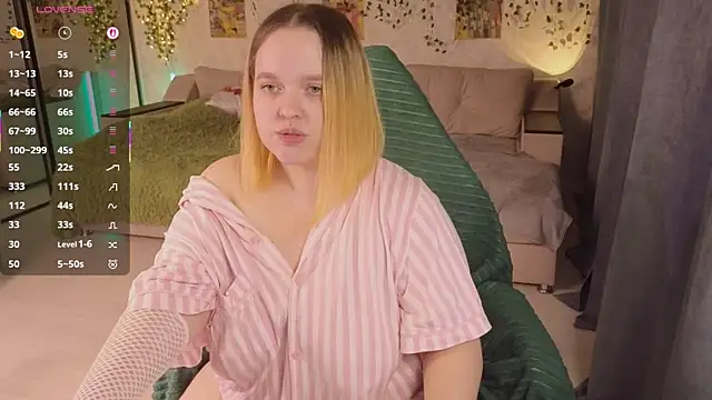 Aki nohana online show from 10-23-25, 11:31