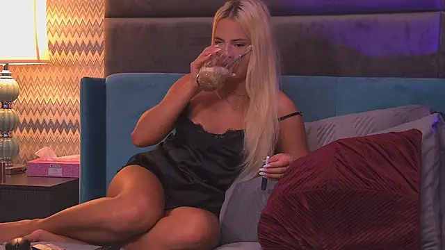 YssabelFox online show from 09-23-25, 03:42