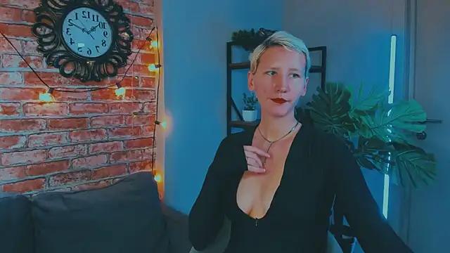 Snapshot of Kim_Waite chatting on 10-02-25, 12:12 Kim Waite online show from 10-02-25, 12:12