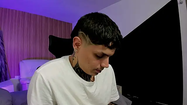 Declan-Fox online show from 09-25-25, 03:32