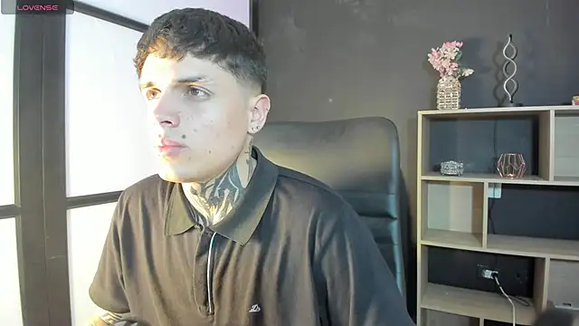 Declan-Fox online show from 10-16-25, 05:19