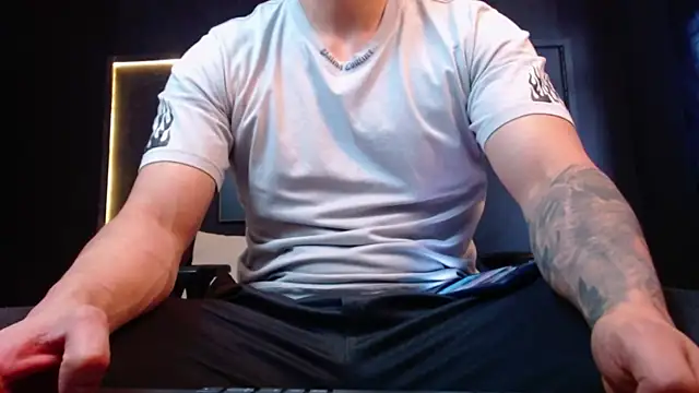 RichardMilleer online show from 10-21-25, 01:56