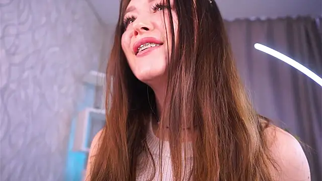 Snapshot of AlinaOrf chatting on 10-25-25, 05:37 AlinaOrf online show from 10-25-25, 05:37