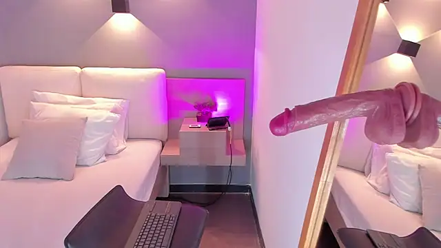 selena monroy online show from 04-11-26, 05:01