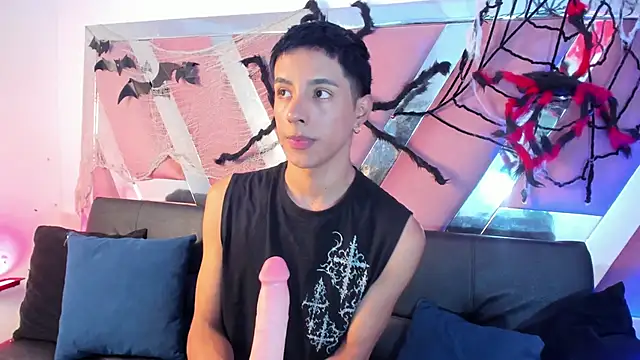 Snapshot of EstivenSallas chatting on 10-07-25, 08:17 EstivenSallas online show from 10-07-25, 08:17