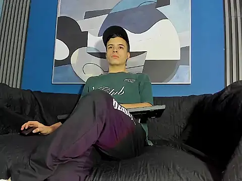 Snapshot of kevinn_blue1 chatting on 10-06-25, 06:05 kevinn blue1 online show from 10-06-25, 06:05