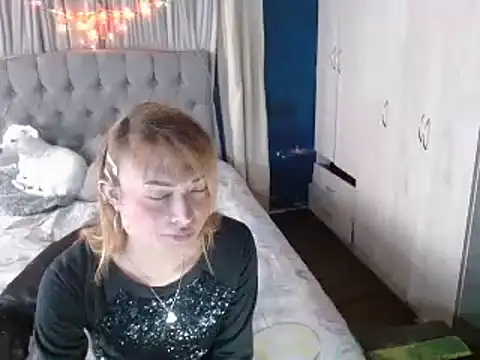 Snapshot of skarleth_hot21 chatting on 09-15-25, 08:20 skarleth hot21 online show from 09-15-25, 08:20