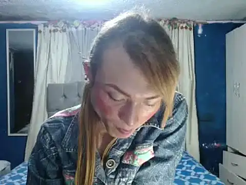 Snapshot of skarleth_hot21 chatting on 10-09-25, 01:47 skarleth hot21 online show from 10-09-25, 01:47