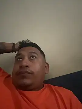 Snapshot of dannybs05 chatting on 10-23-25, 08:40 dannybs05 online show from 10-23-25, 08:40