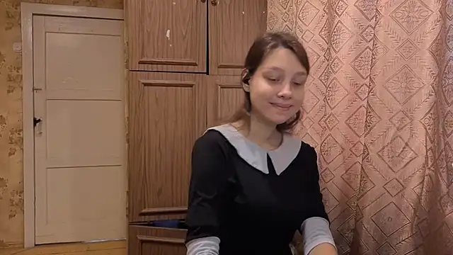 QutieDaSweet online show from 10-28-25, 03:10