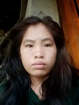 Snapshot of Luyen004 chatting on 09-23-25, 12:13 Luyen004 online show from 09-23-25, 12:13