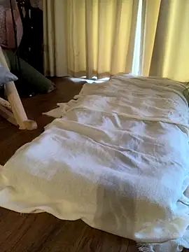 Mia Winters online show from 11-22-25, 04:06