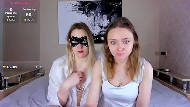 Snapshot of Linda_Bryant-Eva chatting on 10-28-25, 02:04 Linda Bryant-Eva online show from 10-28-25, 02:04