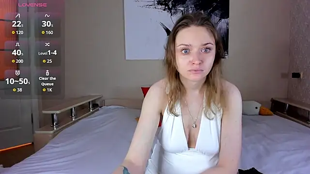 Snapshot of Linda_Bryant-Eva chatting on 10-31-25, 01:28 Linda Bryant-Eva online show from 10-31-25, 01:28