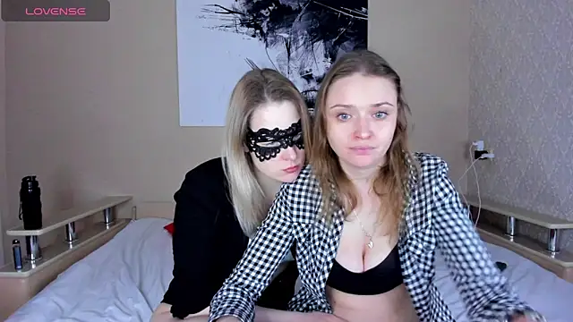 Snapshot of Linda_Bryant-Eva chatting on 11-14-25, 03:16 Linda Bryant-Eva online show from 11-14-25, 03:16