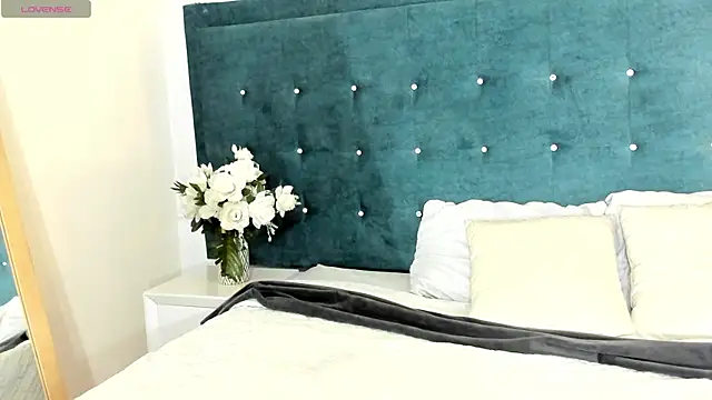 Snapshot of LiilyAdams chatting on 11-10-25, 08:19 LiilyAdams online show from 11-10-25, 08:19