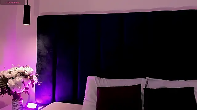 Snapshot of LiilyAdams chatting on 02-16-26, 07:54 LiilyAdams online show from 02-16-26, 07:54