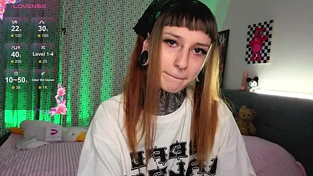 LilithPoison online show from 10-23-25, 06:06