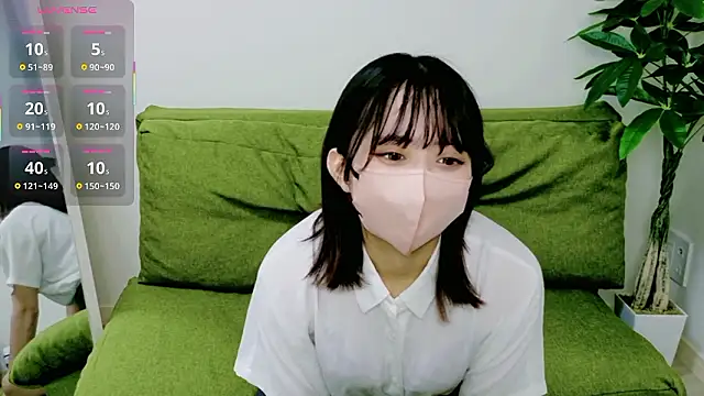 Snapshot of RUNA_RU-NA chatting on 09-22-25, 10:17 RUNA RU-NA online show from 09-22-25, 10:17