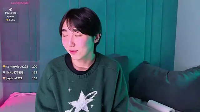 HeejinWang online show from 11-13-25, 03:49