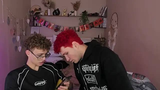 Snapshot of NathanCurl chatting on 10-29-25, 10:44 NathanCurl online show from 10-29-25, 10:44