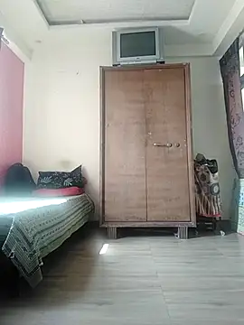 Love40777 online show from 10-23-25, 05:40