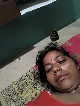 Snapshot of Hot_kadi83 chatting on 10-05-25, 10:18 Hot kadi83 online show from 10-05-25, 10:18