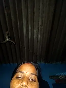 Snapshot of Hot_kadi83 chatting on 10-25-25, 08:14 Hot kadi83 online show from 10-25-25, 08:14