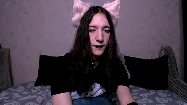 Snapshot of SilverMuse_ chatting on 10-02-25, 02:18 SilverMuse  online show from 10-02-25, 02:18