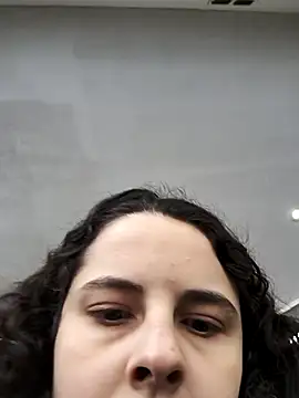 Snapshot of irisstorm chatting on 10-28-25, 04:31 irisstorm online show from 10-28-25, 04:31