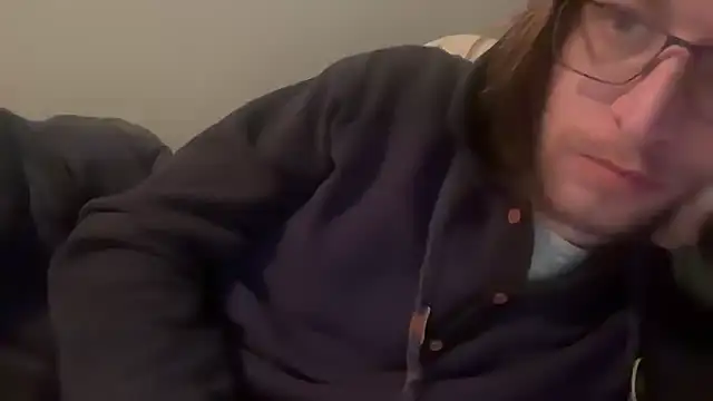 royalty13m online show from 10-20-25, 04:40