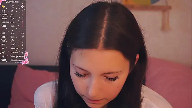 GabrielleLynchard online show from 10-27-25, 07:18