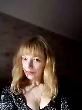 AliceSwan1122 online show from 10-18-25, 09:04