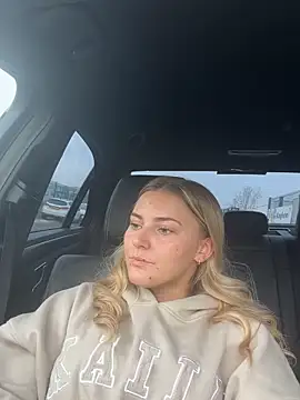 Snapshot of Sapphireroseee chatting on 11-06-25, 02:29 Sapphireroseee online show from 11-06-25, 02:29