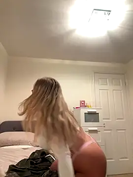 Snapshot of Sapphireroseee chatting on 11-11-25, 09:26 Sapphireroseee online show from 11-11-25, 09:26