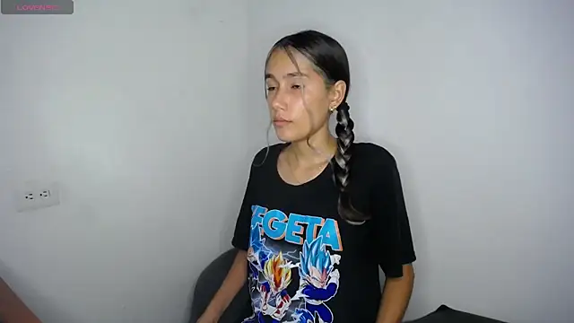 Snapshot of Amber_Miiller2 chatting on 11-20-25, 09:47 Amber Miiller2 online show from 11-20-25, 09:47