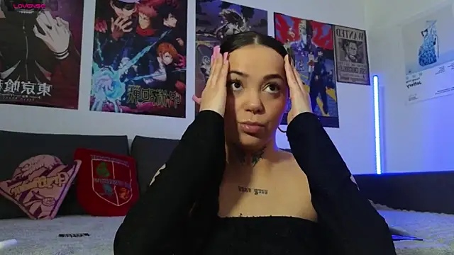 KiraQuinn1 online show from 10-29-25, 04:53