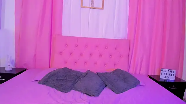 Snapshot of Nova_Luv_ chatting on 10-13-25, 02:39 Nova Luv online show from 10-13-25, 02:39