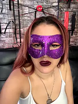 Snapshot of Leiila_Fire chatting on 09-19-25, 07:14 Leiila Fire online show from 09-19-25, 07:14