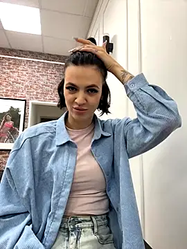 Snapshot of EmmaStarkk chatting on 09-23-25, 05:54 EmmaStarkk online show from 09-23-25, 05:54