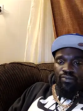 Snapshot of ChocolatebbC4u chatting on 10-23-25, 05:18 ChocolatebbC4u online show from 10-23-25, 05:18