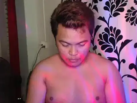 Snapshot of Gayasianzowe chatting on 10-27-25, 11:58 Gayasianzowe online show from 10-27-25, 11:58