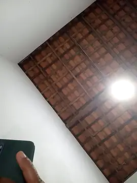 Snapshot of Milenvs chatting on 10-16-25, 04:46 Milenvs online show from 10-16-25, 04:46