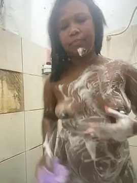 Snapshot of Milenvs chatting on 02-17-26, 12:29 Milenvs online show from 02-17-26, 12:29